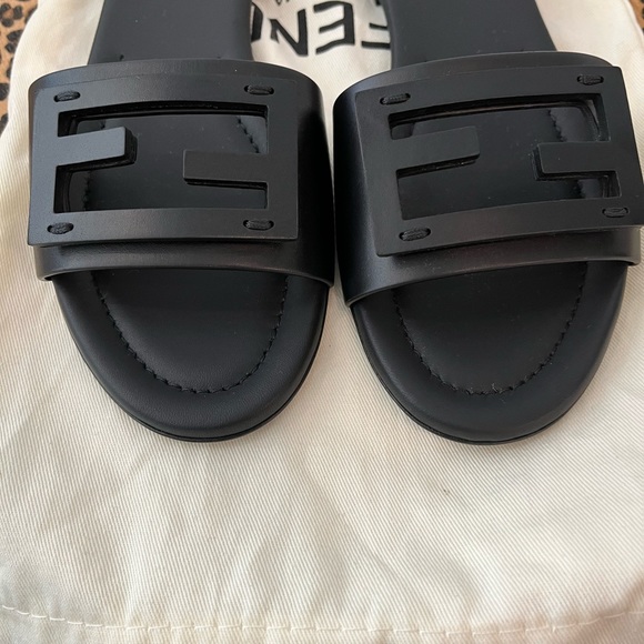 (SOLD) Fendi Baguette Slide Sandals - Picture 4 of 5